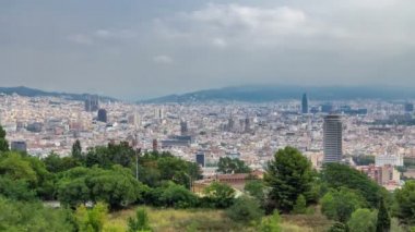 Barselona sisli sabah timelapse üzerinde Montjuic görünümü, Katalonya, İspanya.