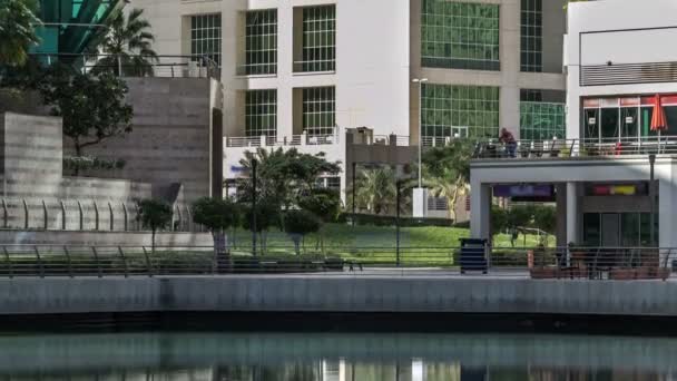 Edificios residenciales en Jumeirah Lake Towers timelapse en Dubai, Emiratos Árabes Unidos. — Vídeos de Stock