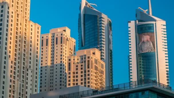 Morgen Blick auf Dubai Marina Türme in Dubai Zeitraffer — Stockvideo