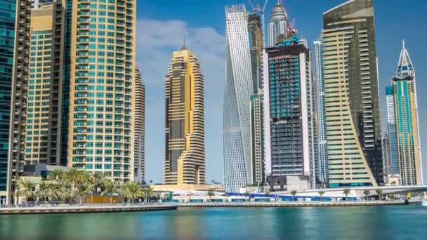 Vista de Dubai Marina Modern Towers en Dubai durante el día timelapse — Vídeo de stock