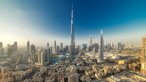Dubai Downtown в вечернее зрения Timelapse с вершины в Дубае, Объединенные Арабские Эмираты — стоковое видео