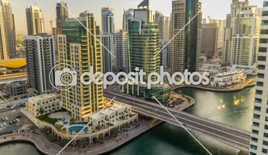 Dubai Marina, Dubai, Birleşik Arap Emirlikleri güzel havadan görünümü timelapse gün zaman