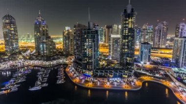 Güzel hava en iyi manzaraya gece timelapse Dubai Marina, Dubai, Birleşik Arap Emirlikleri
