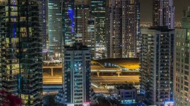 Güzel hava en iyi manzaraya gece timelapse Dubai Marina, Dubai, Birleşik Arap Emirlikleri