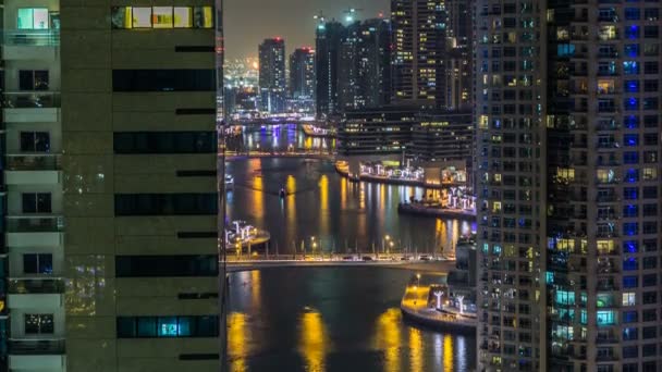 Nádherný letecký pohled shora na noční timelapse Dubai Marina v Dubaji, Spojené arabské emiráty — Stock video