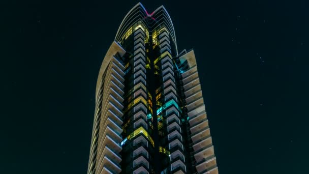 Жилые здания в Jumeirah Lake Towers timelapse в Дубае, ОАЭ. — стоковое видео