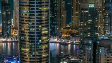 Güzel hava en iyi manzaraya gece timelapse Dubai Marina, Dubai, Birleşik Arap Emirlikleri