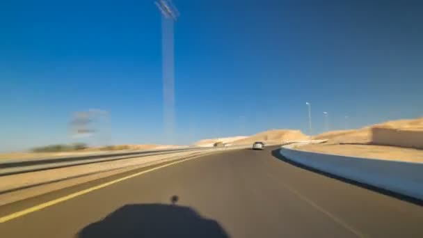 Kanyargós úton keresztül timelapse hyperlapse Jebel Hafeet road, Al Ain, Egyesült Arab Emírségek — Stock videók