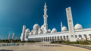 Şeyh Zayed Büyük Cami zaman atlaması Abu Dabi 'de - Birleşik Arap Emirlikleri' nin başkenti.