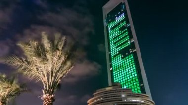 Abu Dabi Modern Tower gece timelapse, Bu dünyanın en uzak eğilimli insan yapımı dünyalar olduğunu.