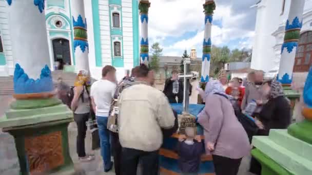 Bendición del timelapse de la capilla del dosel de agua. Santísima Trinidad San Sergio Lavra. Sergiev Posad, región de Moscú . — Vídeo de stock