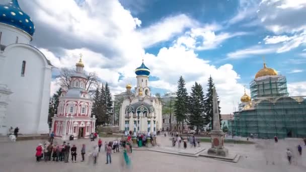 大寺院的俄罗斯游戏中时光倒流。圣三一士修道院. — 图库视频影像