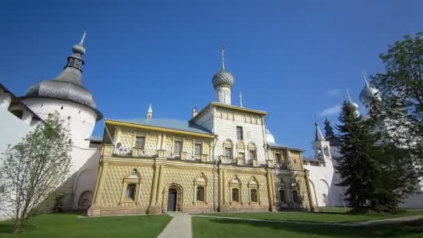 Chiesa della Madre di Dio iperlapide timelapse nel Cremlino a Rostov Velikiy, Russia — Video Stock