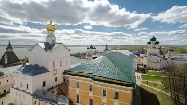 The Church of Resurrection and other churches in Rostov Kremlin timelapse. — Stock Video