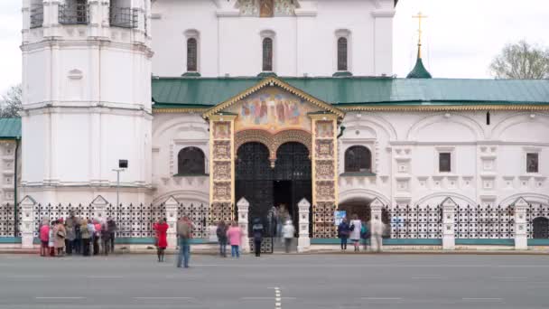 Yaroslavl, Rusland, de kerk van Elia de profeet Ilia Prorok in Yaroslavl timelapse hyperlapse — Stockvideo