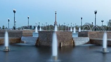 Çeşme performans Strelka Park Yaroslavl günde gece timelapse hyperlapse için