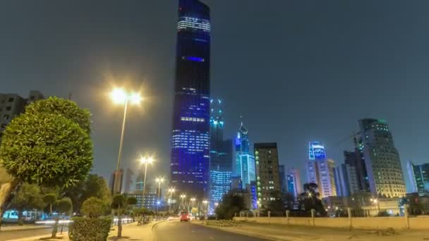 Edificio más alto de Kuwait City timelapse hyperlapse - la Torre Al Hamra al atardecer. Ciudad de Kuwait, Oriente Medio — Vídeos de Stock