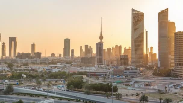 Gün batımında Kuveyt şehir manzarası — Stok video