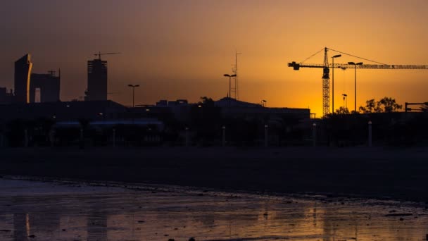 Kustnära skyline av Kuwait stad soluppgång timelapse — Stockvideo