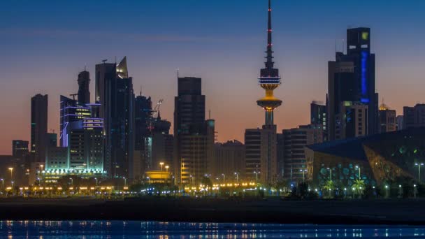 쿠웨이트 시의 해 안 스카이라인이 낮 시간대에 종종 모습을 드러낸다 — 비디오