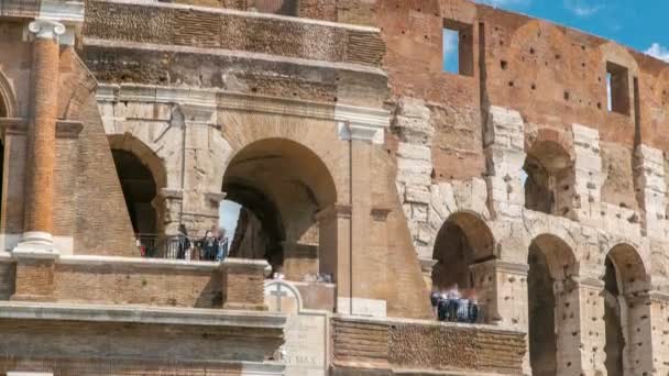Koloseum nebo Kolosea timelapse, také známý jako Flaviovský amfiteátr v Římě, Itálie — Stock video