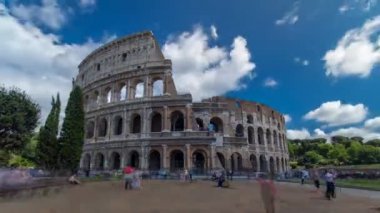 Kolezyum veya Kolezyum zaman atlaması, aynı zamanda Roma, İtalya 'daki Flavian Amfitiyatrosu olarak da bilinir.