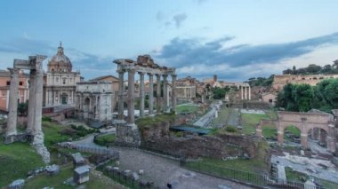 Roma' da capitolium tepesindeki Forum Romanum Harabeleri