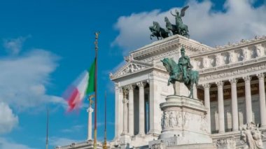 Roma, İtalya. Kral Vittorio Emanuele Ii timelapse dev binicilik heykeli ile Ünlü Vittoriano.