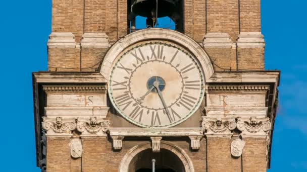 네오 클래식 박물관 건물 타임랩스의 시계탑 — 비디오