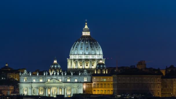 Éjszakai kilátás a Szent Péter katedrális timelapse a Pincio mérföldkő Rómában, Olaszország — Stock videók