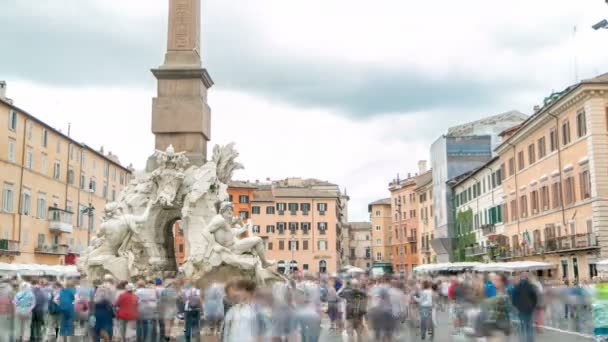 Italia, Roma Piazza Navona, la fuente de cuatro ríos timelapse diseñado por G.L.Bernini . — Vídeos de Stock