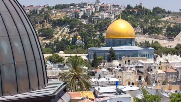 Panorama uitzicht op de oude stad Jeruzalem timelapse, Israël, met inbegrip van de koepel van de rots — Stockvideo