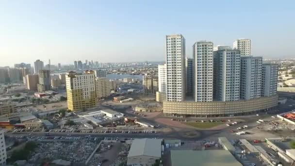 Городской пейзаж Аджмана с современными зданиями — стоковое видео