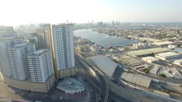 Cityscape Ajman dengan bangunan modern pemandangan udara atas — Stok Video