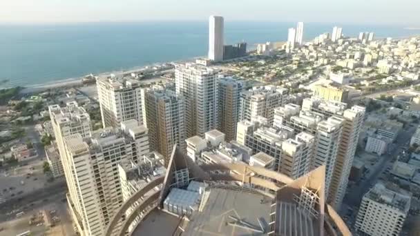 Paisaje urbano de Ajman con edificios modernos vista aérea — Vídeos de Stock