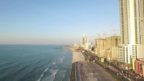 Cityscape de Ajman com edifícios modernos vista aérea superior — Vídeo de Stock