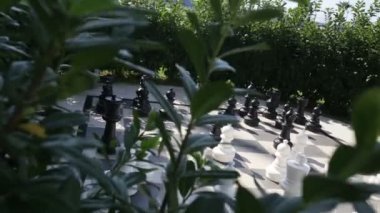 bahçede açık büyük satranç