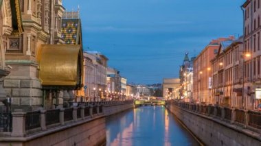 Dökülen kan gece gün timelapse için kurtarıcı Kilisesi.