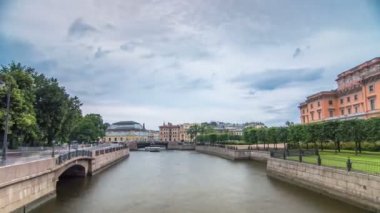 Manzara nehir Moika ve Mikhailovsky Kalesi timelapse hyperlapse set of. Saint Petersburg. Rusya.