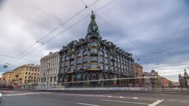 Singer House w Sankt Petersburgu timelapse hiperlapse. — Wideo stockowe