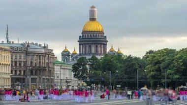 Saint Isaacs katedrali Saint Petersburg, Rusya Saray kare timelapse hyperlapse gelen.