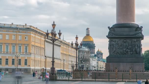 Catedral de San Isaacs desde la plaza del Palacio timelapse en San Petersburgo, Rusia . — Vídeo de stock