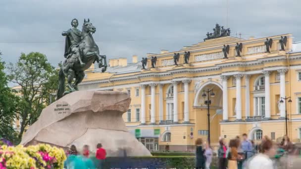 Monument av ryska kejsaren Peter den store, känd som The Bronsryttaren timelapse, Sankt Petersburg, Ryssland — Stockvideo