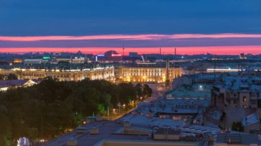 Saint Petersburg Palace Square ile gece görünümünden Isaac katedral timelapse, Rusya Federasyonu