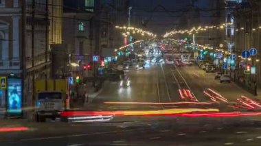 Saint Petersburg Liteyny prospekt timelapse gece trafiği, Rusya