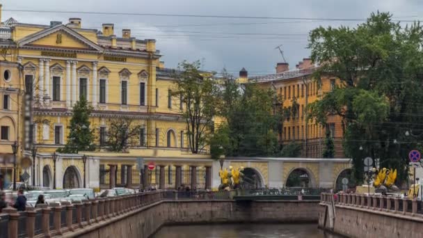 De Bank brug timelapse is een van de meest schilderachtige en romantische bruggen in de stad in Sint-Petersburg. — Stockvideo