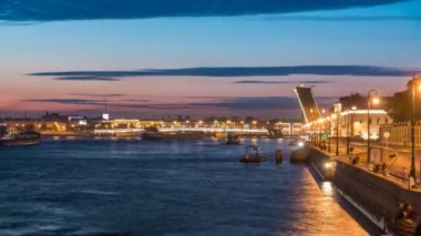 Liteyny köprü yayılımı nehir Neva timelapse kaldırdı