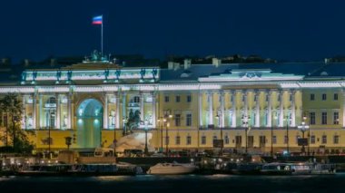 Binanın Rus Anayasa Mahkemesi timelapse, Peter anıt, Boris Yeltsin, gece aydınlatma ad Kütüphane binası. Rusya, Saint-Petersburg