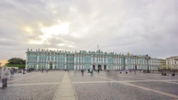 Pohled na Zimní palác ruských králů dnes muzeum umění Hermitage, které je v pořádku. Petrohrad, Rusko