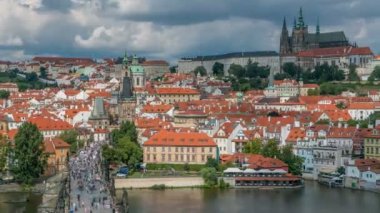 Charles Köprüsü ve Prag Kalesi timelapse, Köprü kulesinden görünüm, Çek Cumhuriyeti